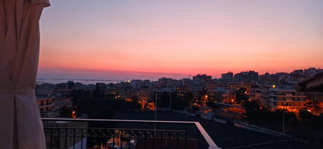 Sunset Rooftop Apartment Szaloniki Kültér fotó